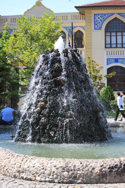 Ciekawe fontanna w Konya, Turcja — Zdjęcie stockowe