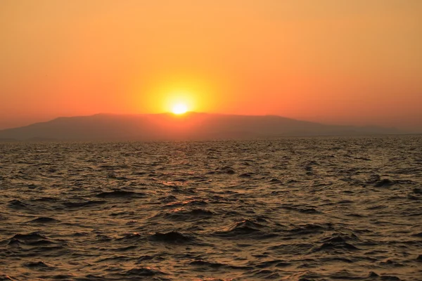 Wunderschöner Sonnenuntergang am Mittelmeer in Antalya — Stockfoto