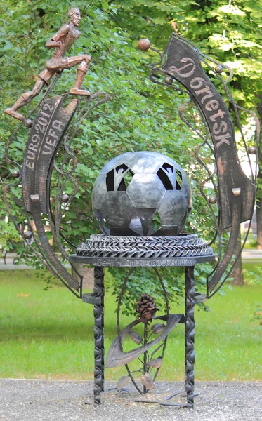 Forged figure dedicated Euro 2012 in park of Donetsk — Stock Photo, Image