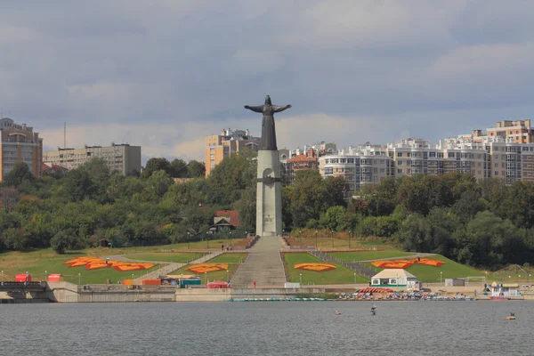 Madre padroeira monumento em Cheboksary — Fotografia de Stock
