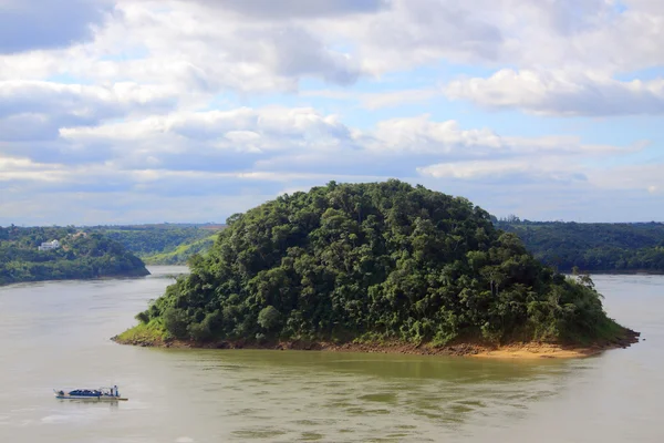 Acaray island on the border of Brazil and Paraguay — Stock Photo, Image