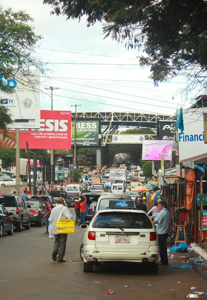 Road to international Friendship bridge between Paraguay and Brazil — Stock Photo, Image