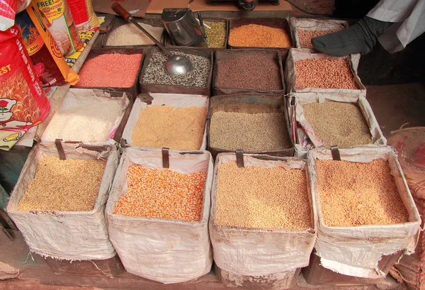 Diferentes cereales en el mercado de Delhi —  Fotos de Stock