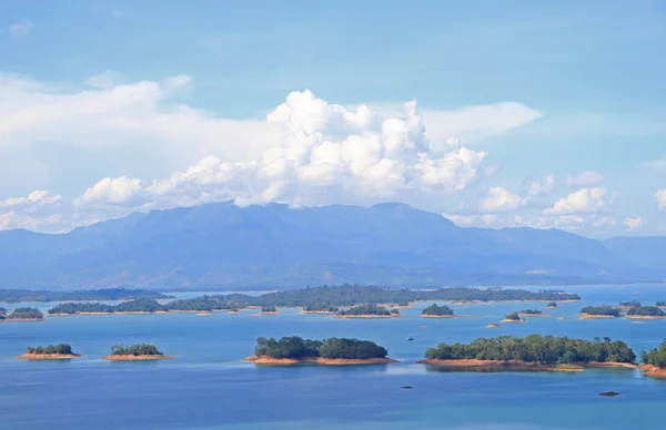 Ngum Nam rezervuar Laos