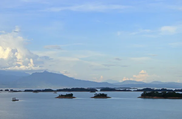 在老挝古姆南水库 — 图库照片