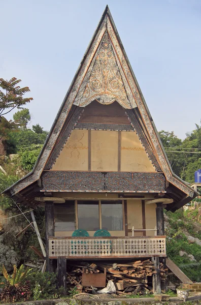 Traditionelles Haus mit Kieseldach — Stockfoto