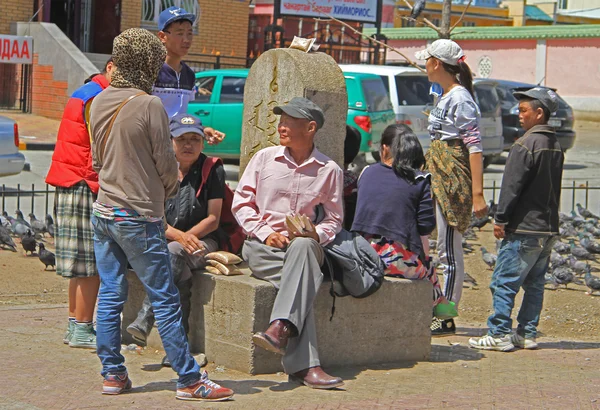 People are communicating on the square in Ulaanbaatar, Mongolia — Stok fotoğraf