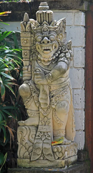 Primer plano de una estatua tradicional de Dios balinés — Foto de Stock