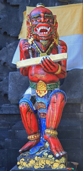 Primer plano de una estatua tradicional de Dios balinés —  Fotos de Stock