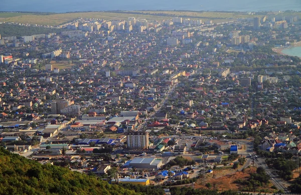 Mening van stad Gelendzhik van de berg — Stockfoto