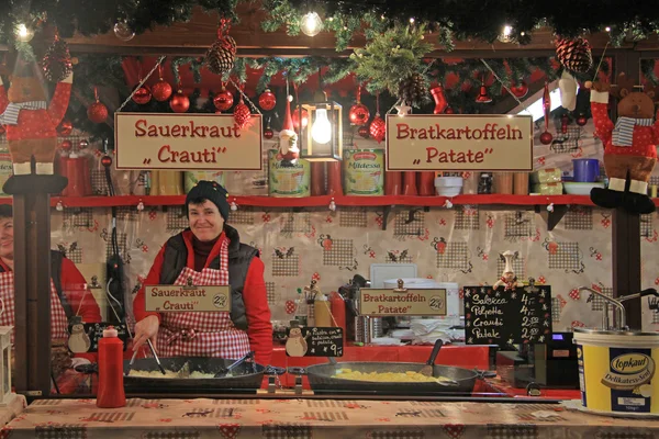 Uno de los quioscos de la feria navideña de Verona —  Fotos de Stock