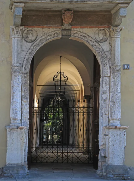 Gates in classic style, Verona — Stock Photo, Image