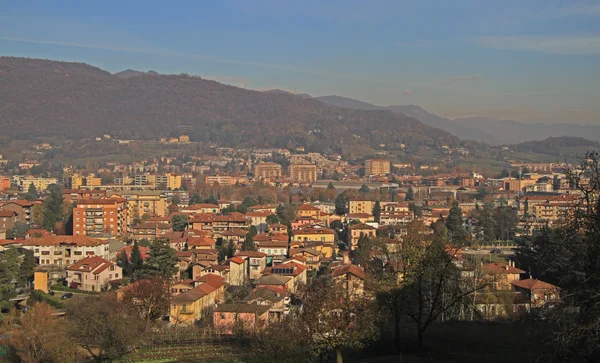 Blick auf Bergamotte von Hügeln aus — Stockfoto