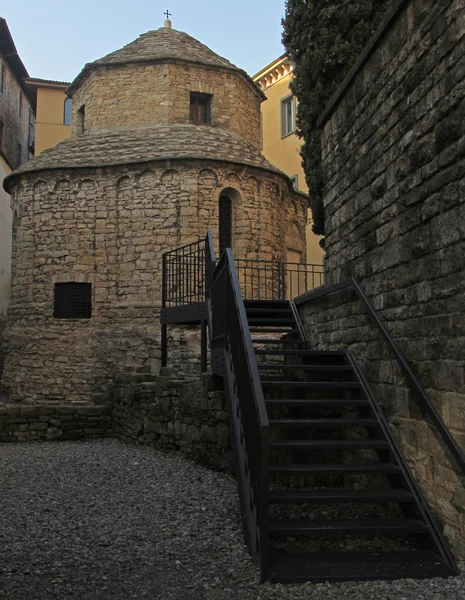 Templetto Santa Croce régi Bergamo — Stock Fotó