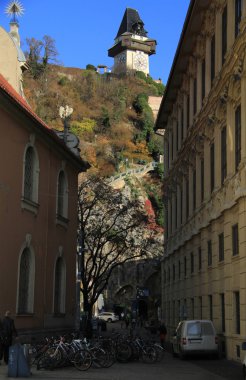 Saat Kulesi ve diğer bazı binalarda Graz
