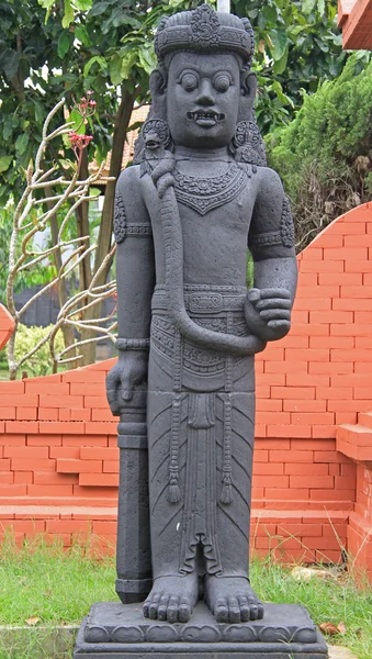 Socha indického boha v Taman Mini Indonésie — Stock fotografie