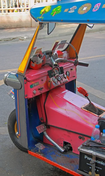 Parte delantera de tuk-tuk, Bangkok, Tailandia —  Fotos de Stock