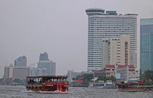 Riverscape w Bangkoku, stolicy Tajlandii — Zdjęcie stockowe