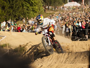 Fourcross motosiklet yarış, kazanan - Tomas Slavik son turda - Editörden