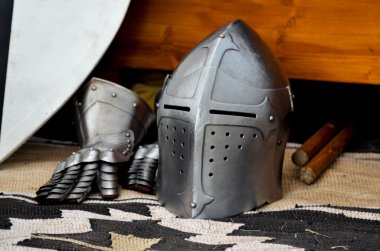 Şövalyeler kask ortaçağ savaş turnuva tarihi