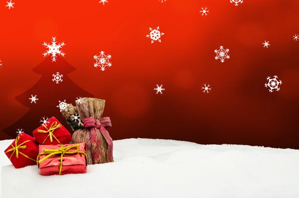 Christmas background - Christmas tree - gifts - red - Snow — Stock Photo, Image