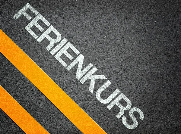 Deutscher ferienkurs ferienkurs text schreiben strasse asphalt — Stockfoto