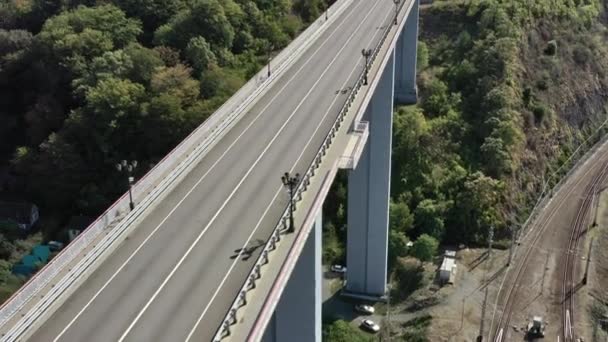 Krásný Velký Most Pro Dálnici Přes Moře Letecký Pohled Skluzavku — Stock video