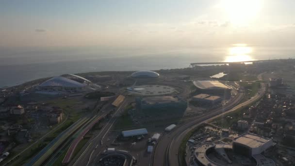 Повітряний футбольний стадіон Фішт. Sochi, Adler, Russia, Olympic Torch and Fisht Stadium побудовано для зимових Олімпійських ігор 2014. Фішт стадіону, головна церемоніальна зона. Кадри високої якості 4k — стокове відео