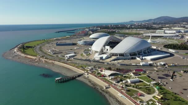 Rosja, Soczi - 20 października 2020: Stadion piłki nożnej Fischt. Stadion Soczi, Adler, Rosja, Olympic Torch i Fisht zbudowany na Zimowe Igrzyska Olimpijskie 2014. — Wideo stockowe