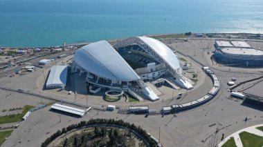 Sochi, Rusya - 20 Nisan 2020: Yukarıdan Olimpiyat Parkı, Fisht Stadyumu ve Olimpiyat Alevi.