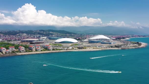 Flygfoto Fotbollsstadion Fischt Sochi Adler Ryssland Cityscape Moderna Olympiska Park — Stockvideo