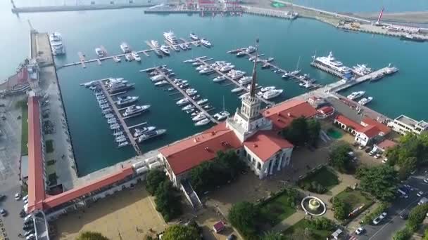 Porto marittimo di Sochi dall'alto del volo degli uccelli — Video Stock