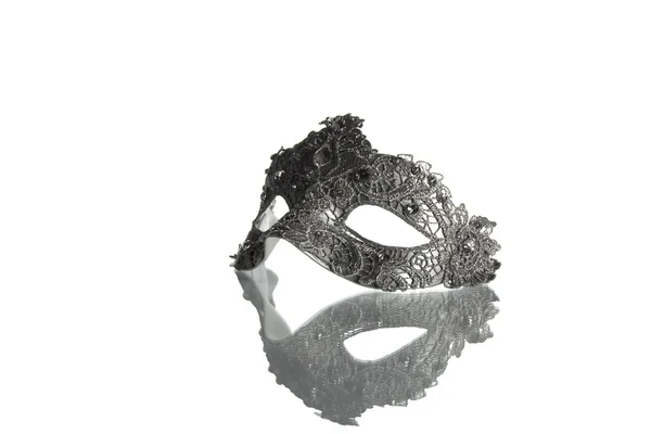 Karnaval maskesi yansıması ile