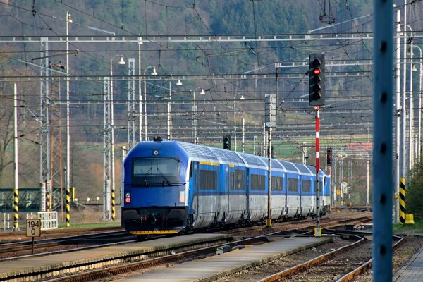 tren istasyonu geçen