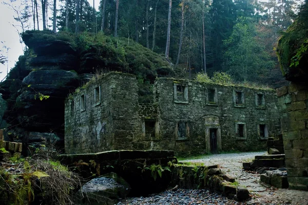 terk edilmiş değirmen