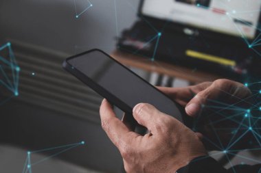 Çevrimiçi ticaret ağı teknolojisi interneti için akıllı telefon aygıtı üzerinde iş adamı eli parmağı dokunuşu; mobil uygulama