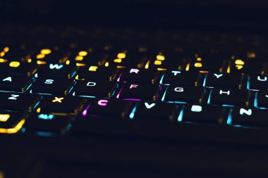 laptop klavye bilgisayarının dijital teknolojisi, ağ ai veri bilgileri, internet gizliliğinin güvenliği