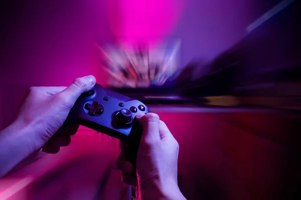 Gamer Spelar Spel Med Joystick Med Dator Spel Och Sport — Stockfoto