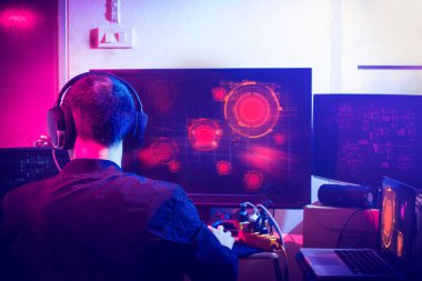 Oyun oynayan oyuncu bilgisayar, oyun ve esports yarışması, çevrimiçi yayın, turnuva konsepti