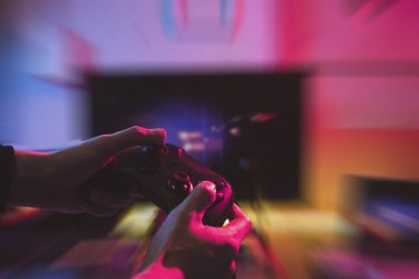 Oyun oynayan oyuncu bilgisayar, oyun ve esports yarışması, çevrimiçi yayın, turnuva konsepti