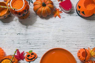 Cadılar Bayramı 'nda Cadılar Bayramı' nda korkunç komik hayaletler yemek dekorasyonu ve sonbahar Ekim festivali ve balkabağı konseptiyle parti düzenliyorlar.