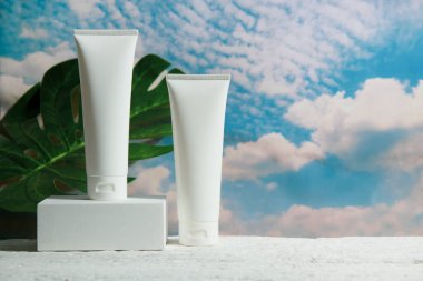 güzellik modası makyaj şişesi losyonu krem ürün cilt sağlık konsepti arka planda