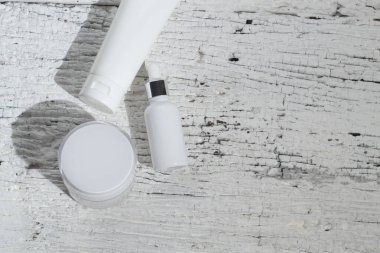 güzellik modası makyaj şişesi losyonu krem ürün cilt sağlık konsepti arka planda