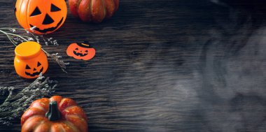 üst görünümü cadılar bayramı partisi tatil kabak ve ahşap arka plan vintage parti akşam yemeği nesne