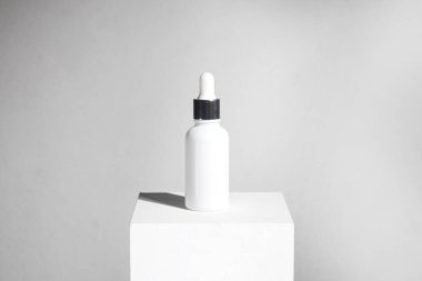 beyaz arka plan, kozmetik makyaj losyonu krem ürün güzellik moda sağlık konsepti, yüz köpüğü tedavisi