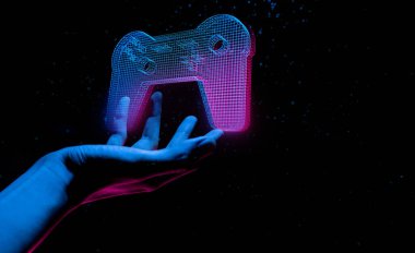 Oyun oynayan oyuncu neon ışıklı karanlık siber punk odasında kumanda ile çevrimiçi oyun oynuyor, oyun ve e-spor müsabakaları düzenliyor, analog cihazlı flamalar