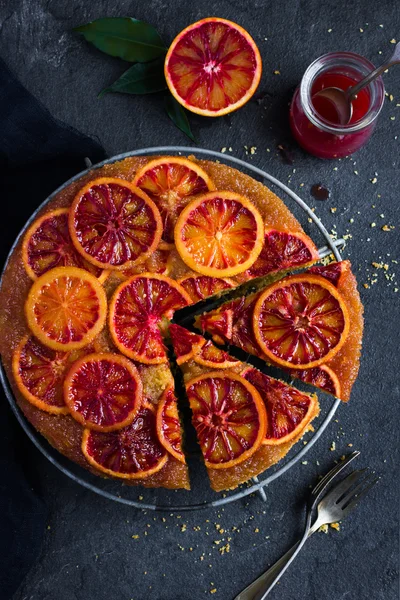 Cu susul în jos tort de portocale sânge — Fotografie, imagine de stoc