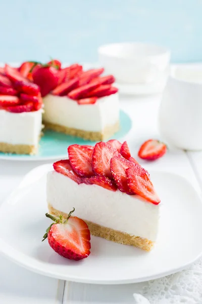 Hiçbir pişmiş çilekli cheesecake — Stok fotoğraf