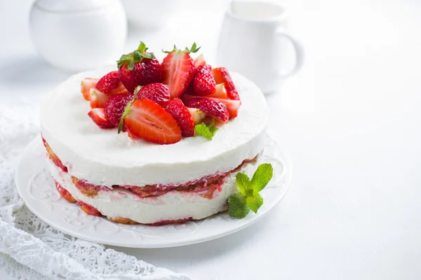 Torta di tiramisù alla fragola — Foto Stock