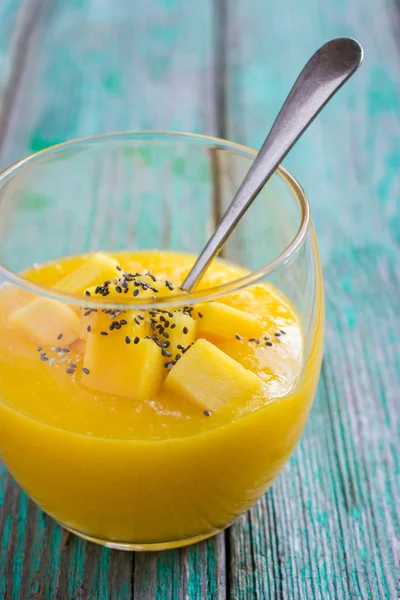 Mango smoothie with chia seeds — Stock Photo, Image